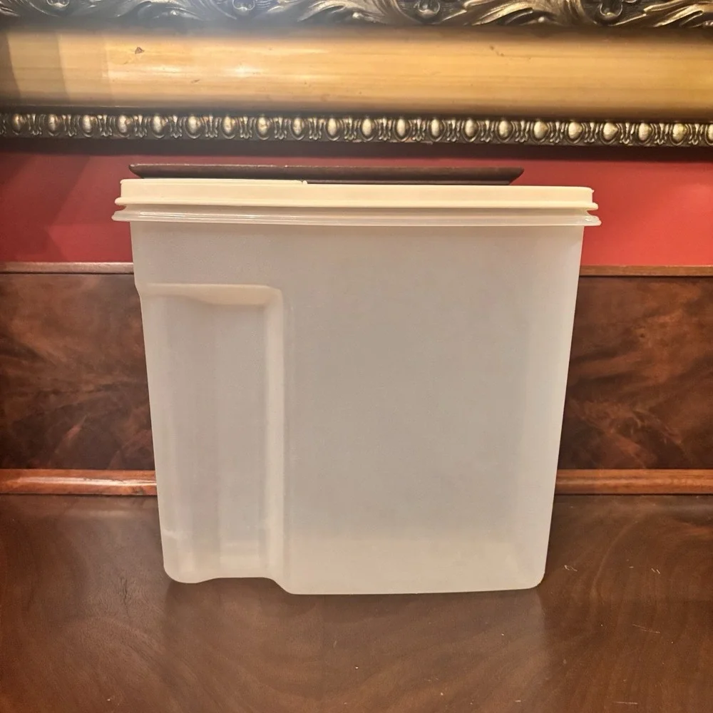 Vintage Rubbermaid Servin Saver 13 Cup Cereal Pasta Dry Goods Container Almond